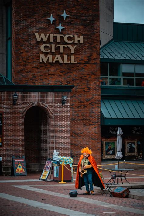 Wandering Through Salem's Witchcraft Mall: A Haunting Experience